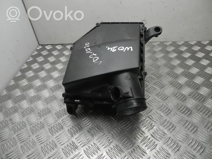 Volvo S90, V90 Ilmansuodattimen kotelo 31474862