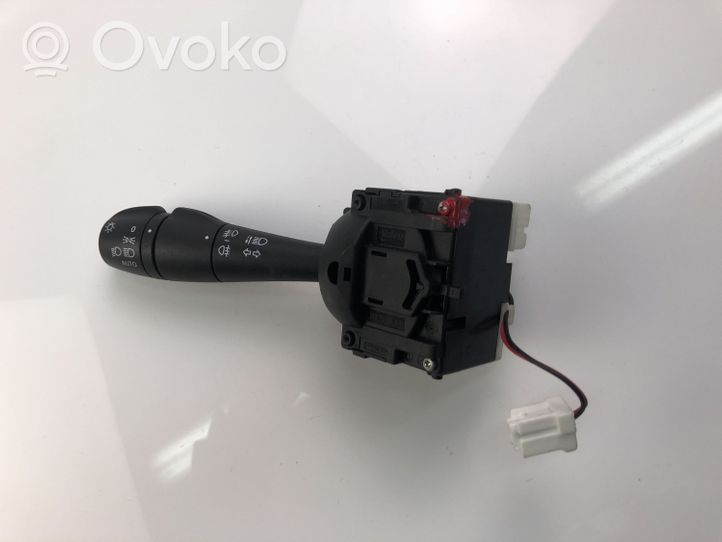 Renault Clio III Leva/interruttore dell’indicatore di direzione e tergicristallo 255675887R