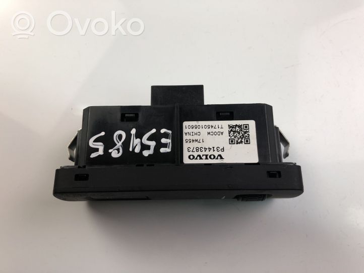 Volvo V40 Interruptor para abrir la puerta trasera P31443873