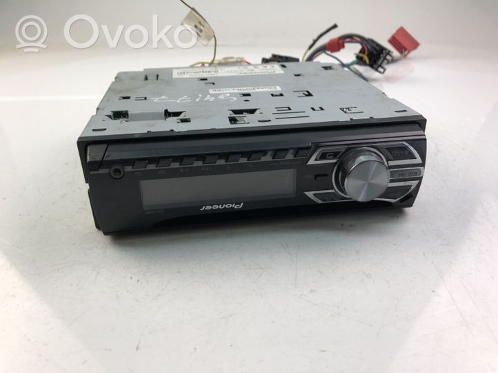 Renault Logan II Radio/CD/DVD/GPS head unit DEH150MP