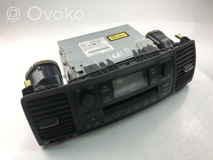 Toyota Corolla E120 E130 Radio/CD/DVD/GPS-pääyksikkö 861201A180