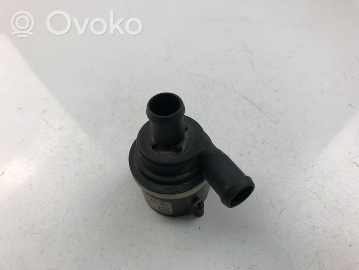 Opel Insignia A Water pump 22840056