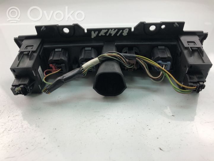 Ford Focus Bouton interrupteur ouverture du coffre 4M51130734AD