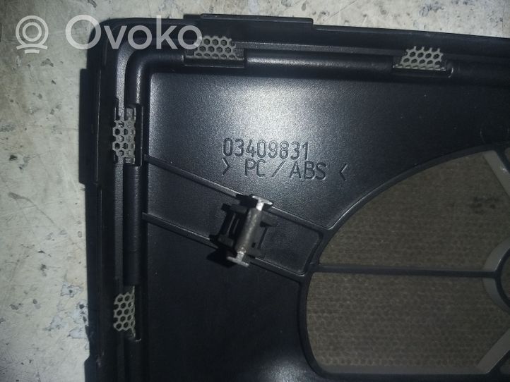 Volvo XC90 Maskownica centralnego głośnika deski rozdzielczej 03409831