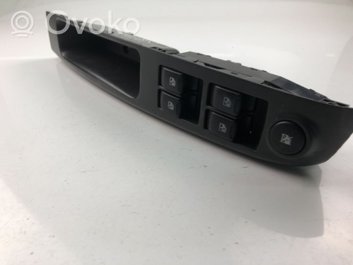 Chevrolet Spark Electric window control switch 201006488