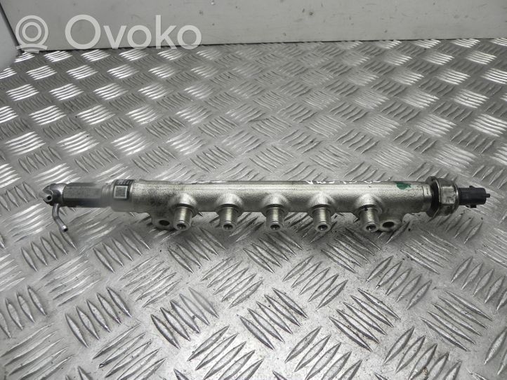 Opel Zafira C Fuel distributor 55570022