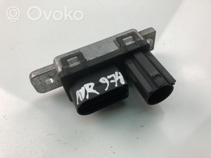 Volvo S90, V90 Hehkutulpan esikuumennuksen rele 31431776