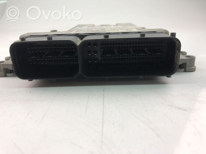 Jeep Cherokee Moottorin ohjainlaite/moduuli P05150681AB