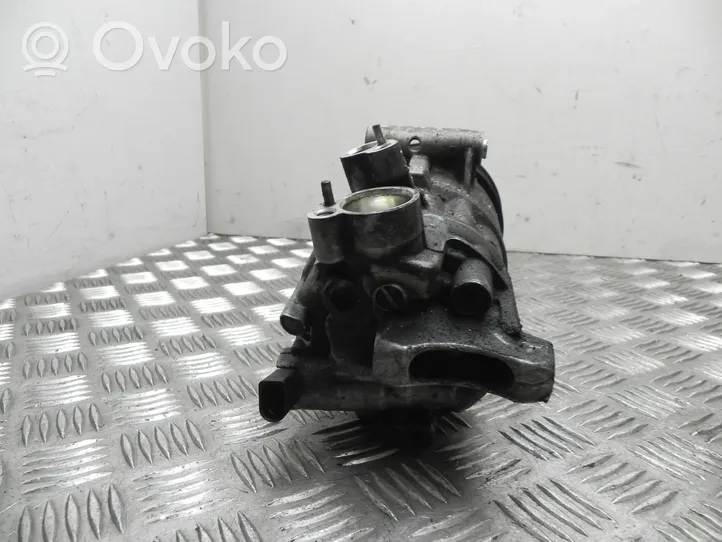 Volkswagen Touran III Air conditioning (A/C) compressor (pump) 5Q0816803B