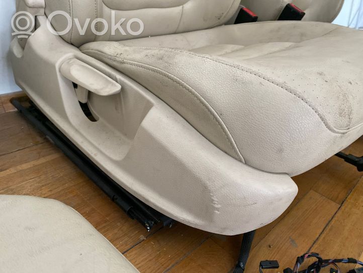 Volkswagen Jetta IV Fotele / Kanapa / Komplet 