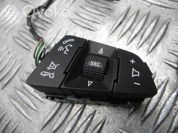 Opel Corsa E Steering wheel buttons/switches 13439133