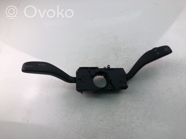 Volkswagen Polo IV 9N3 Leva/interruttore dell’indicatore di direzione e tergicristallo 6Q0953503AD