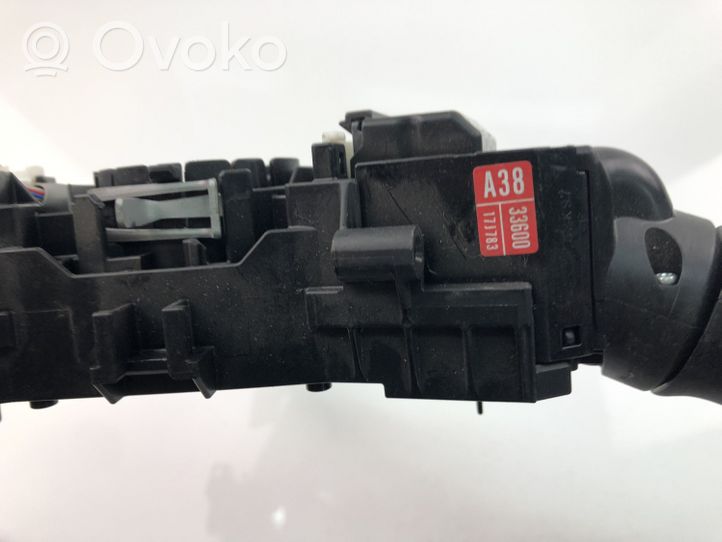 Toyota Yaris Leva/interruttore dell’indicatore di direzione e tergicristallo 17J783