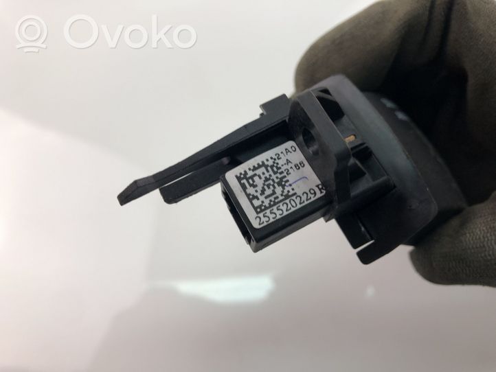 Renault Kadjar Multifunkcinis valdymo jungtukas/ rankenėlė 255520229R