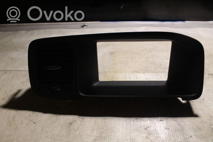 Volvo S60 Kratka wentylacyjna pod zderzakiem tylnym 39804051