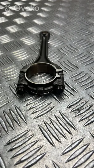 Volkswagen Golf VII Connecting rod/conrod 04E198401L