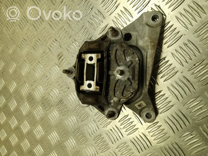 Audi Q7 4M Supporto di montaggio del motore 4M0399118J