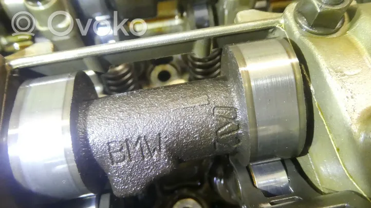 BMW 7 E65 E66 Culasse moteur 7506387