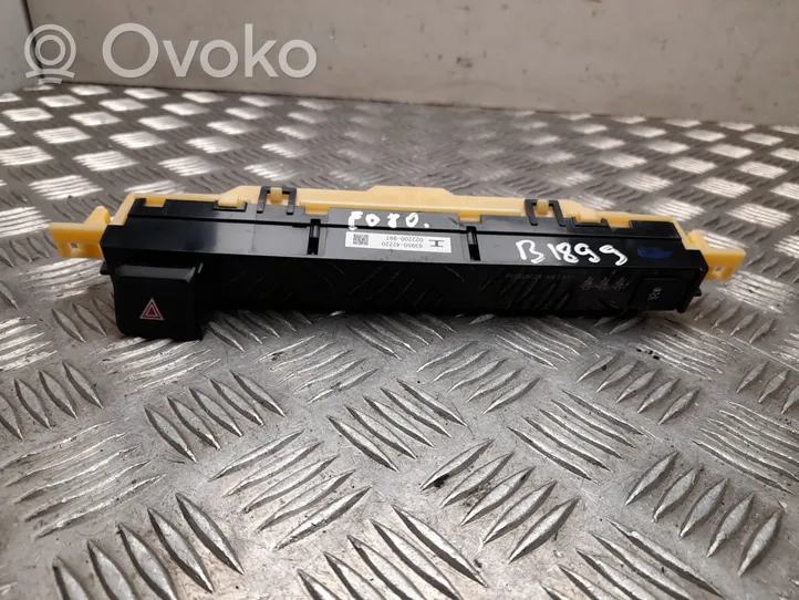 Toyota RAV 4 (XA40) Monitori/näyttö/pieni näyttö 8395042220