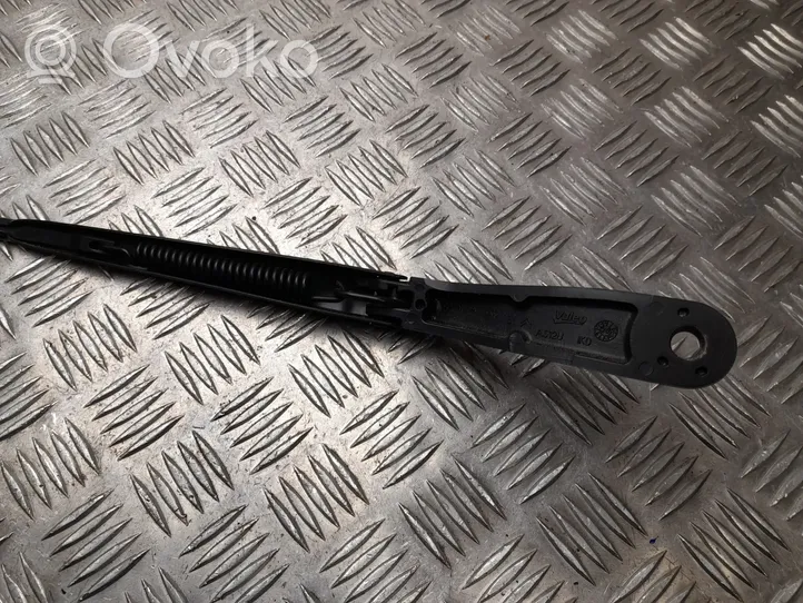 Opel Vivaro Rear wiper blade arm 9808465480