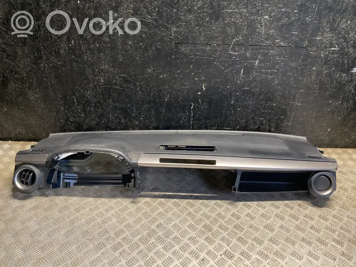Toyota RAV 4 (XA40) Deska rozdzielcza 5530242070
