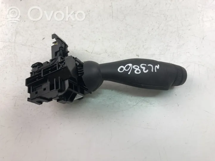 Volvo XC60 Leva/interruttore dell’indicatore di direzione e tergicristallo E112060