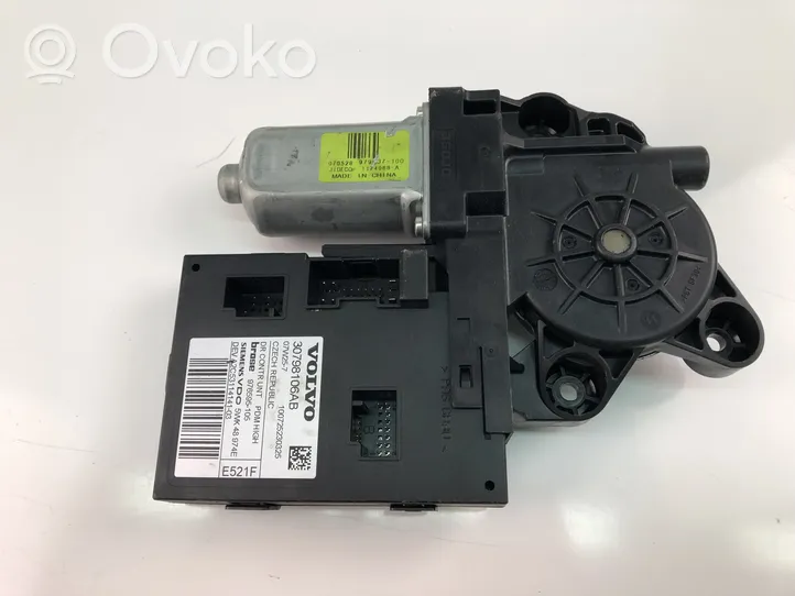 Volvo C30 Moteur de lève-vitre de porte avant 979037100