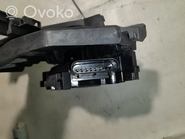 Volvo S60 Zamek drzwi przednich 31301740