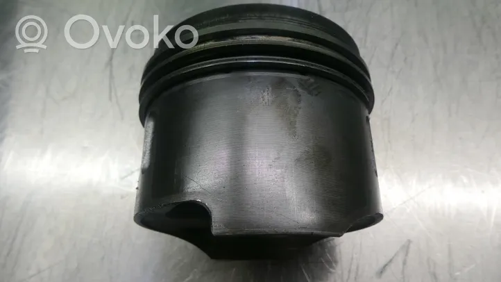 Mercedes-Benz Sprinter W906 Piston avec bielle 646986