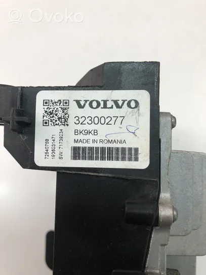 Volvo XC60 Fuse module 32300277