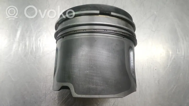 KIA Sorento Piston with connecting rod D4CB