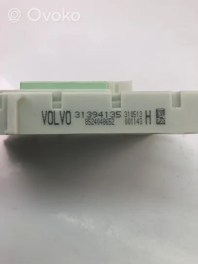 Volvo V40 Boîte à fusibles 31394135