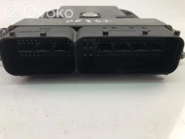 Seat Toledo IV (NH) Calculateur moteur ECU 03F906070HB