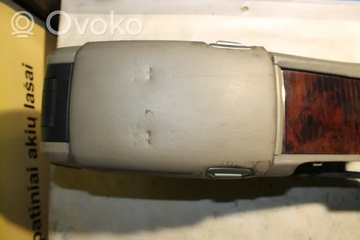 Volvo V70 Подлокотник 30643625