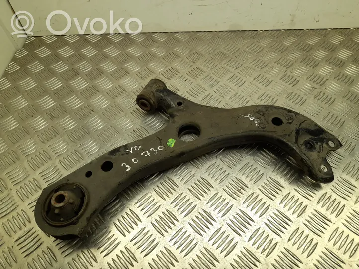 Toyota Prius (XW50) Front lower control arm/wishbone 05555