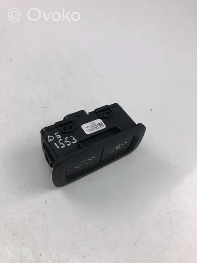 Volvo XC60 Tailgate opening switch 31674801