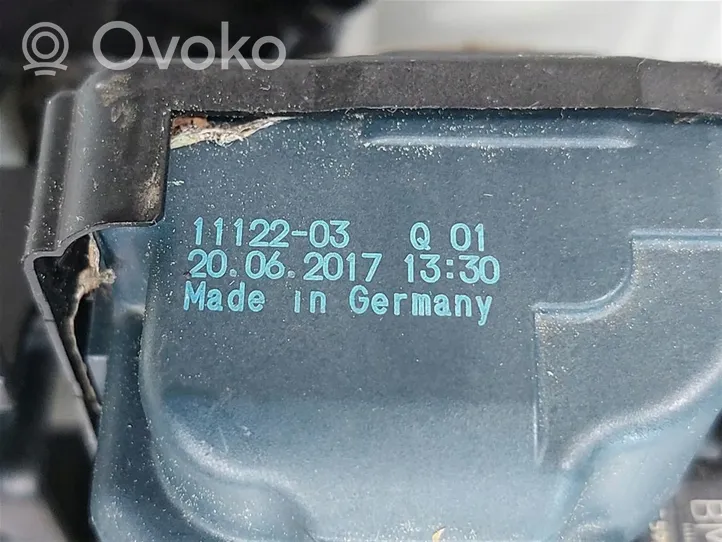 BMW 3 F30 F35 F31 Sähköauton latauspistoke 6824111