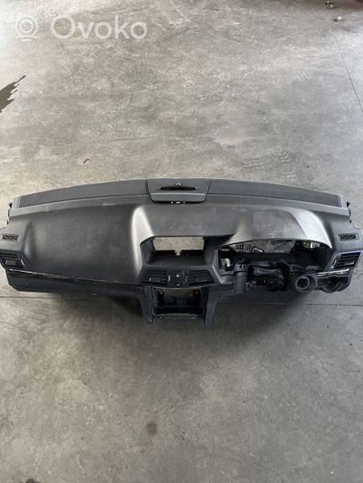 Mercedes-Benz E A207 Panelė A2076800187