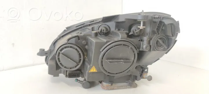 Mercedes-Benz C W204 Phare frontale A2048203059