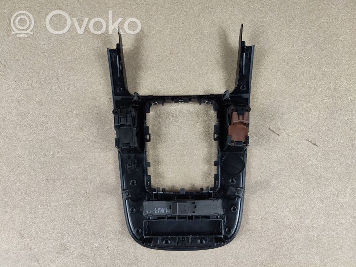 Audi A5 8T 8F Ātrumu pārslēgšanas sviras dekoratīvā apdare (plastmasas) 8k086426