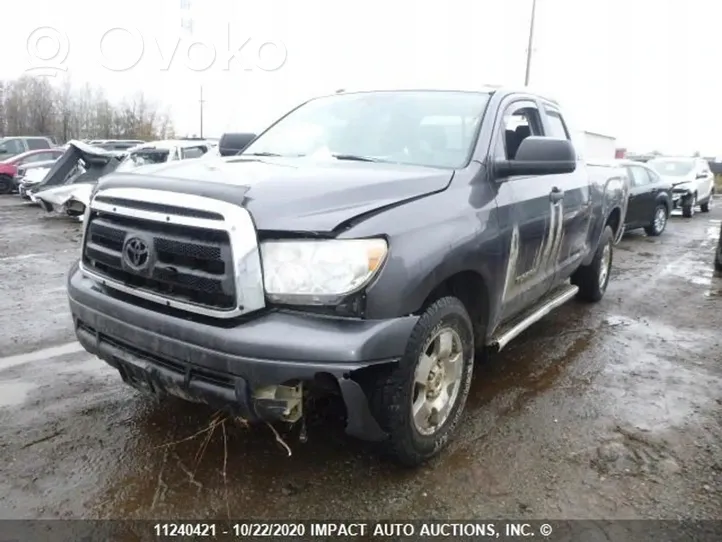 Toyota Tundra II Lampa przednia 