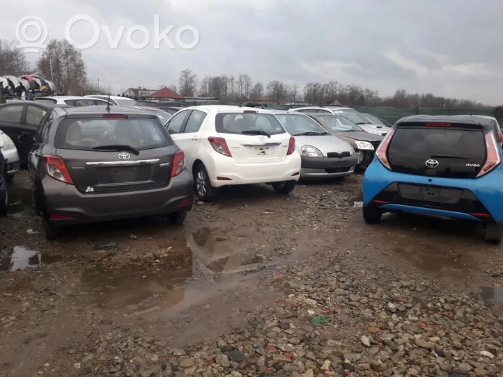 Toyota Yaris Chlpacze przednie 