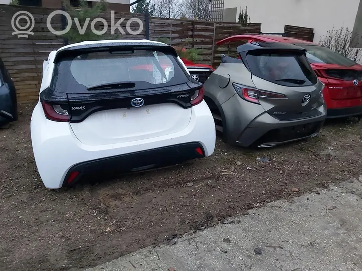 Toyota Yaris Cross Interrupteur de poignée d'ouverture de coffre arrière 