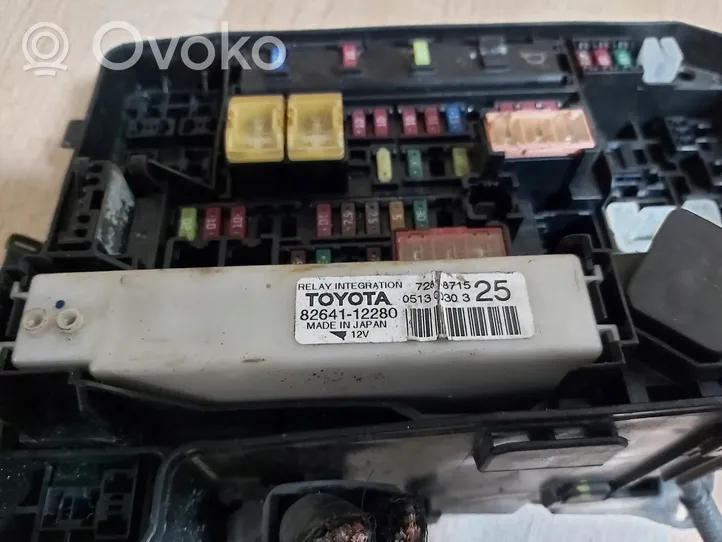 Toyota Auris 150 Skrzynka bezpieczników / Komplet 