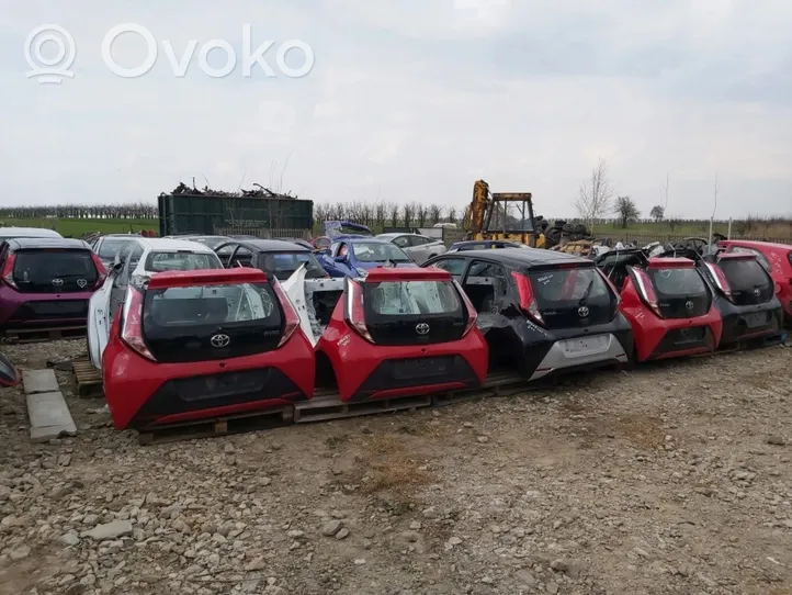 Toyota Aygo AB10 Vetro/finestrino portellone scorrevole 