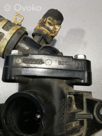 Toyota Yaris Boîtier de thermostat / thermostat 