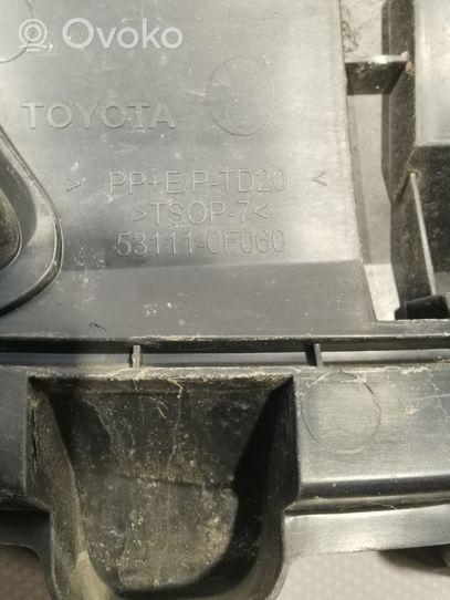 Toyota Verso Griglia superiore del radiatore paraurti anteriore 531110F060