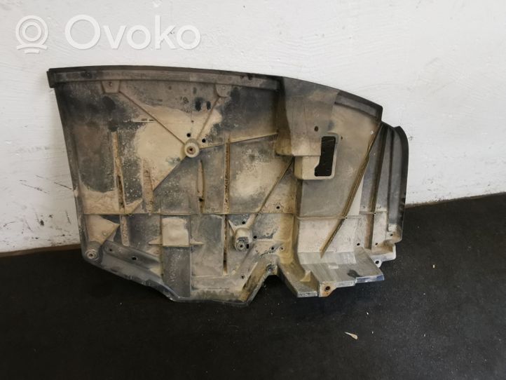 Toyota Auris E180 Takapuskurin alustan suoja välipohja 5839902050