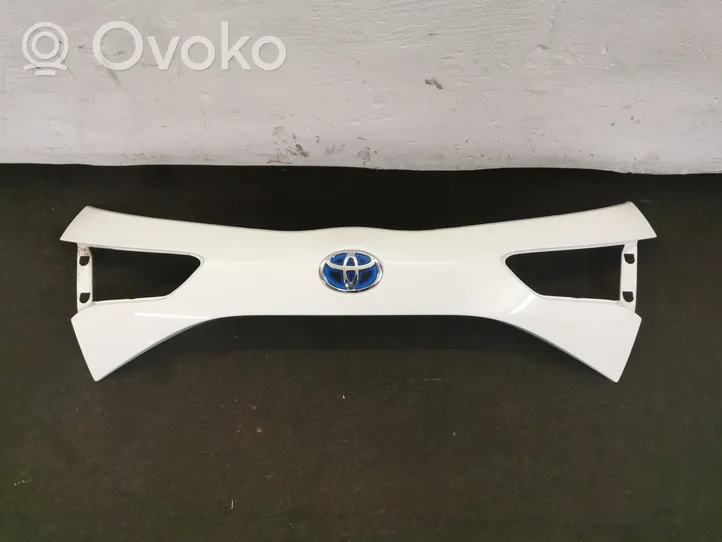 Toyota Yaris Takaluukun rekisterikilven valon palkki 