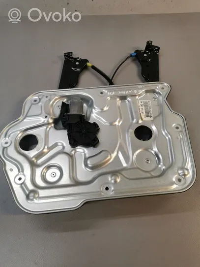 Nissan Qashqai+2 Front door window regulator with motor 